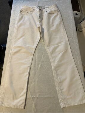 Kenneth Cole Reaction Off-White Straight Leg Jeans